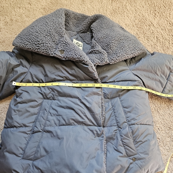 UGG Women's Patricia Sherpa Lined Puffer Jacket Blue Size XS Cropped Hip Length - Picture 4 of 9